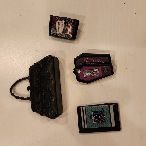 Monster High Doll Operetta, Locker, & Accessories - Picture 4 of 16